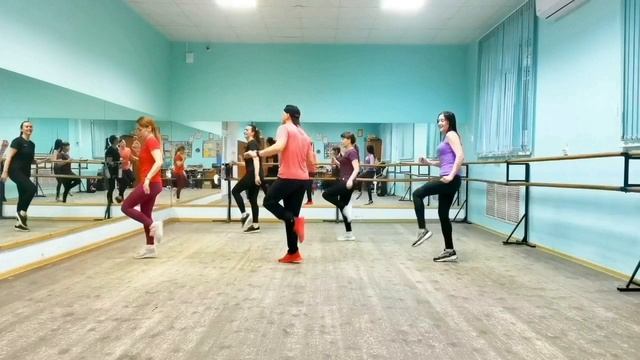 ?Mambo №5 ТАНЦЕВАЛЬНАЯ ТРЕНИРОВКА. ЗАЖИГАТЕЛЬНАЯ Mambo/зумба онлайн/танцуем вместе