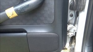 Жидкой кожей  восстанавливаю порванный подлокотник Ауди