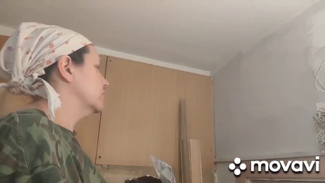 Как зашпаклевать трещины потолка и стен, 2 день