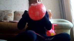 Вдыхаю гелий из воздушного шарика 😱