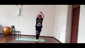 Оздоровительная гимнастика со стулом