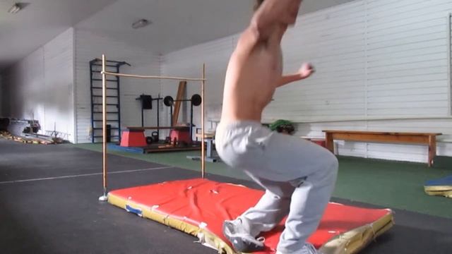 Прижок в ролл. Тренування! смотреть онлайн