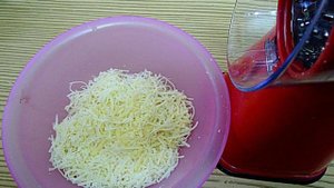 Бутерброды с сырно-колбасной намазкой