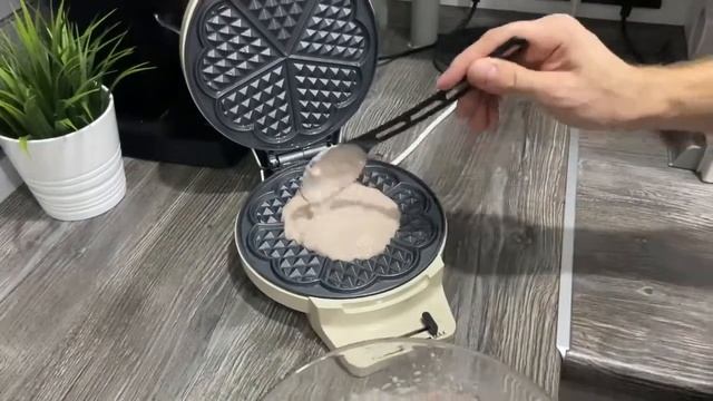 Обзор Вафельницы kitfort KT-1624, делаем вафли на обычном йогурте смотреть онлайн