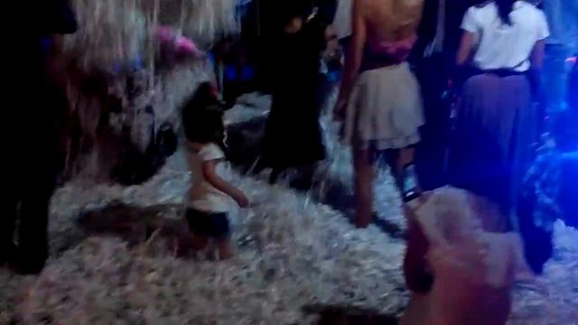 Детский праздник в разгаре... Снежок... смотреть онлайн