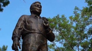 Единственный памятник Л.И. Брежневу (Новороссийск)