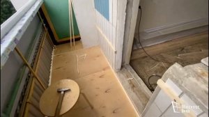 Остекление окнами и внутренняя отделка балкона в доме серии П 44 (лодочка)