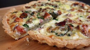 Киш Лорен | Рецепт открытого пирога на песочном тесте с сыром