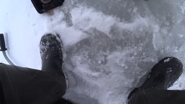 Проверил ЖЕРЛИЦЫ и ушёл ловить ЛЕЩА! Ловля ЛЕЩА зимой ! Рыбалка на Оке! смотреть онлайн