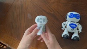 👼🧚🎒РОБОТ НА ПУЛЬТЕ УПРАВЛЕНИЯ