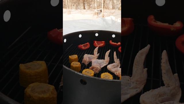 Вкусный шашлык на морозе - не проблема с грилем-смокером Углежог!
