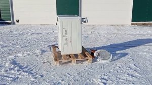 Закинул кирпич в стиральную машину.