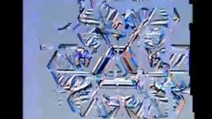 ШОК!!! ИСЦЕЛЕНИЕ ВОДОЙ! Влияние слов на кристаллы воды! Влияние мысли на структуру воды!