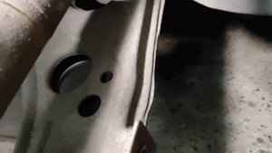 VW GOLF 4 сломался болт стойки стабилизатора. Что делать?