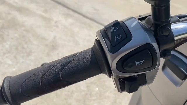 Огляд скутера Honda Scoopy i смотреть онлайн