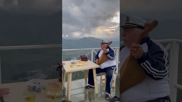 Наш гость аварец поёт на кулинской смотровой площадке 👍 смотреть онлайн