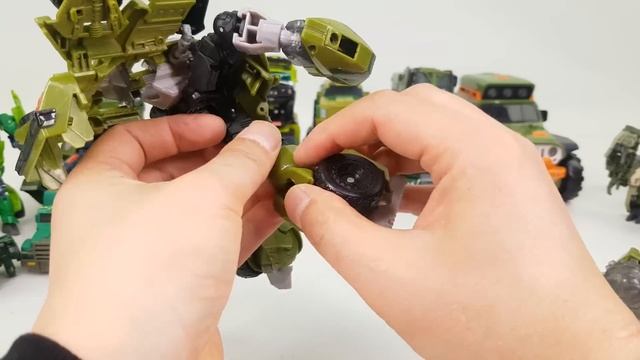 Green Color Transformers Carbot Tobot Megatron Tank Army 40 Vehicles Transformation Robot Car Toys смотреть онлайн