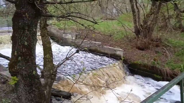 Деревянный пешеходный мост через реку Пехорка в Балашихе смотреть онлайн