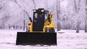 Мини-погрузчик МКСМ-800H производства ПАО «Курганмашзавод»