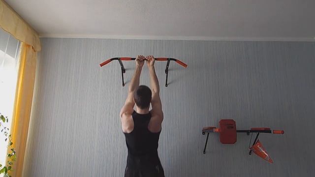 Подтягивания разными видами хватов, и подтягивания 