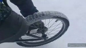 Как надо дрифтить зимой на велосипеде