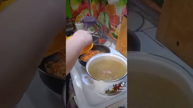 суп с фрикадельками смотреть онлайн