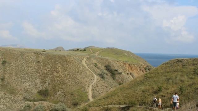 Крым. Тихая бухта на море с палатками. Коктебель. Максимилиан Волошин.