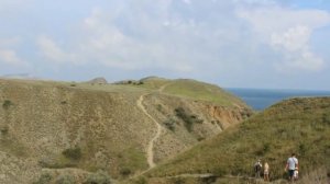 Крым. Тихая бухта на море с палатками. Коктебель. Максимилиан Волошин.