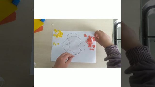 Аппликация из обрывной бумаги "Рыбка" смотреть онлайн