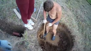 обзор нового мини экскаватора для копки колодца .