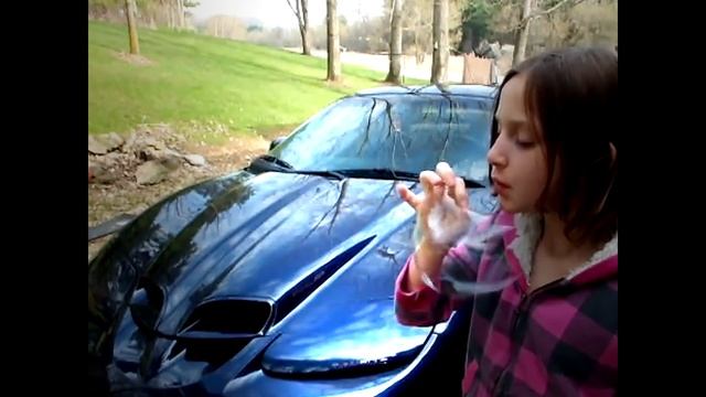 Blowing a finger bubble in slow motion fujifilm Ftnepix HS20exr смотреть онлайн