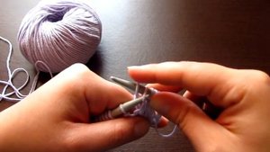 Ажурный палантин из мохеровой пряжи