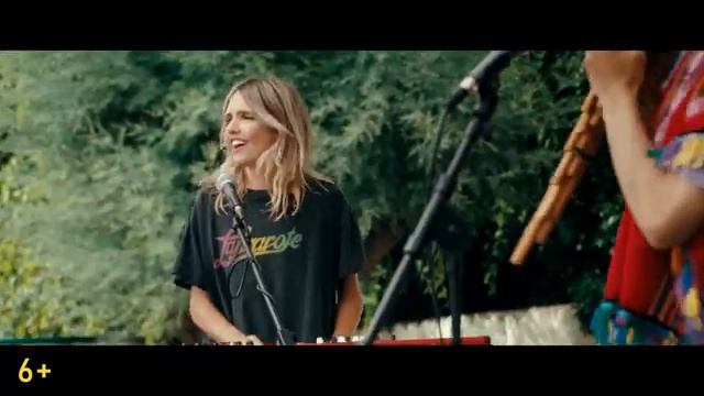 Развеселые каникулы. Русский трейлер (Дубляж, 2024) Комедия смотреть онлайн