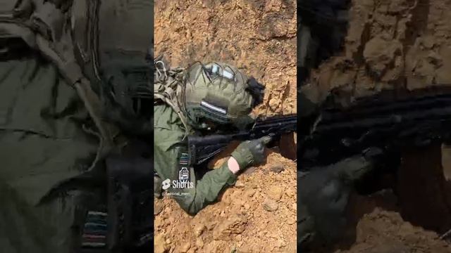 Тактическое перемещение_ искусство стрельбы из автомата Калашникова и бег по траншеям #нскранчо смотреть онлайн