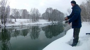 Тестирование спиннинга KAIDA . Щуки загибают спиннинг в узел.