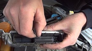 Причина многих поломок Автомобиля - разъём ЭБУ