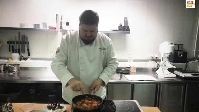 Видеорецепт вкуснейшего спагетти в томатном соусе, с морепродуктами от шеф-повара «Пять ужинов» смотреть онлайн