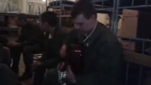 Под гитару руки вверх)