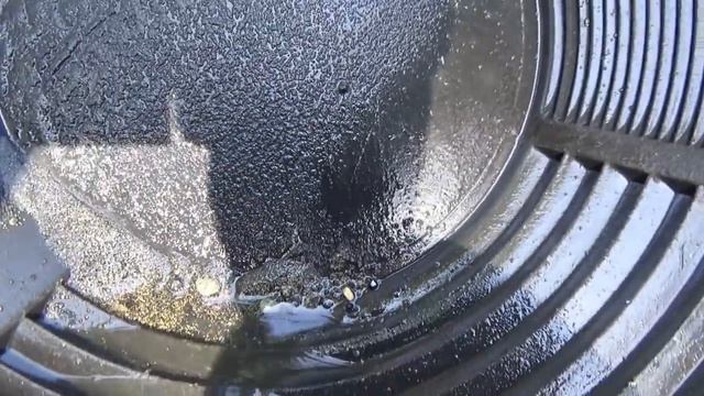 Нашёл бортик с золотом на ручье!!! Сам не ожидал.... смотреть онлайн