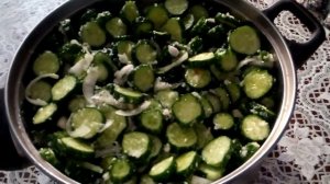 Салат из огурцов без стерилизации и варки Очень просто и вкусно.