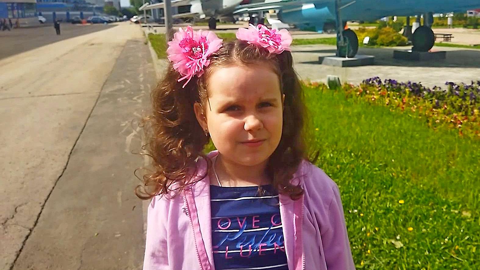 Елизавета Бацина, 7 лет, "В глубинке", читает автор