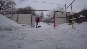 Можно ли чистить снег? Уборка снега лопатой. Быстро легко и правильно чистим снег.