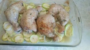 Курица в духовке с кабачками! Вкусно, полезно и очень просто!!!