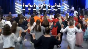 Еврейское прославление , танцы,  песни)