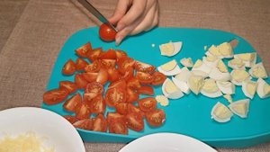 Салат из брокколи с яйцом и помидором черри. Готовим вкусный овощной салат