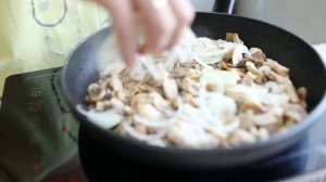 ОЧЕНЬ ВКУСНЫЙ Соус к макаронам с плавленным сыром, грибами и мясом ??