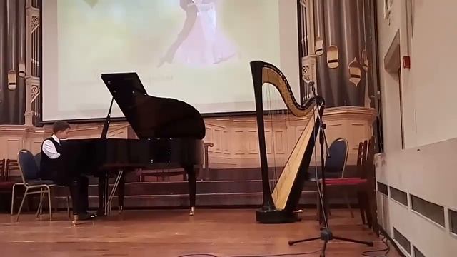 Смирнов Андрей - Т.Хренников "Вальс" смотреть онлайн