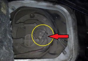 ЭТО ДОЛЖЕН ЗНАТЬ КАЖДЫЙ АВТОМОБИЛИСТ!!! ТРИ СПОСОБА СБРОСИТЬ ДАВЛЕНИЕ ТОПЛИВА