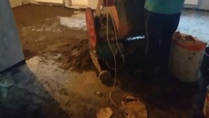 Полусухая Стяжка пола в квартире жилого дома.