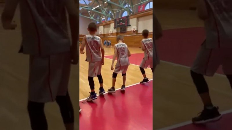 Танцы! Снова #пятница #shortsvideo #basketball #мытищи #муссоннавыезде